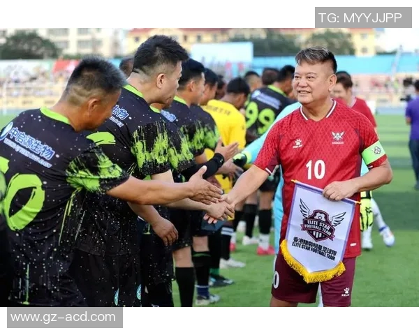 香港足球明星队自贡之行展现足球魅力与城市风采的精彩瞬间